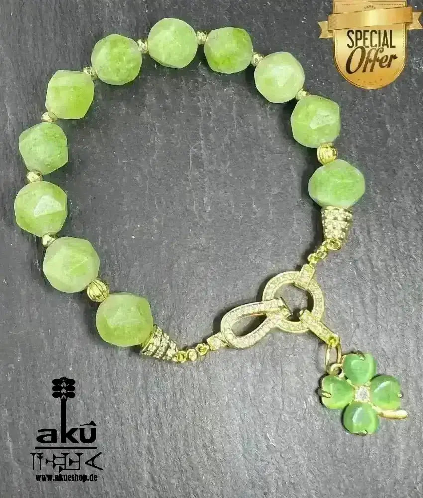 Natürlicher Peridot - Edelstein vergoldetes Armband, Handgefertigtes, Kleeblatt - Glück, Herzchakra positive Energie - AkueShop