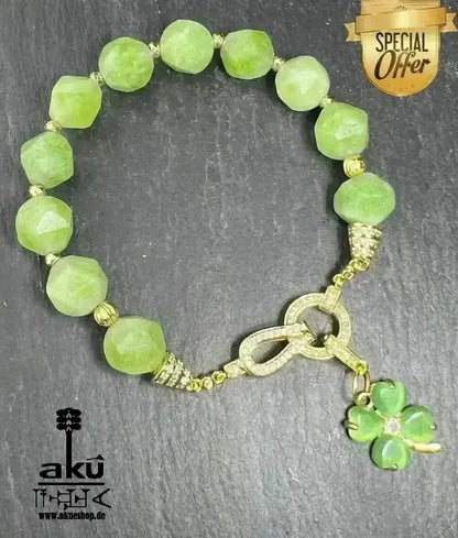 Natürlicher Peridot - Edelstein vergoldetes Armband, Handgefertigtes, Kleeblatt - Glück, Herzchakra positive Energie - AkueShop