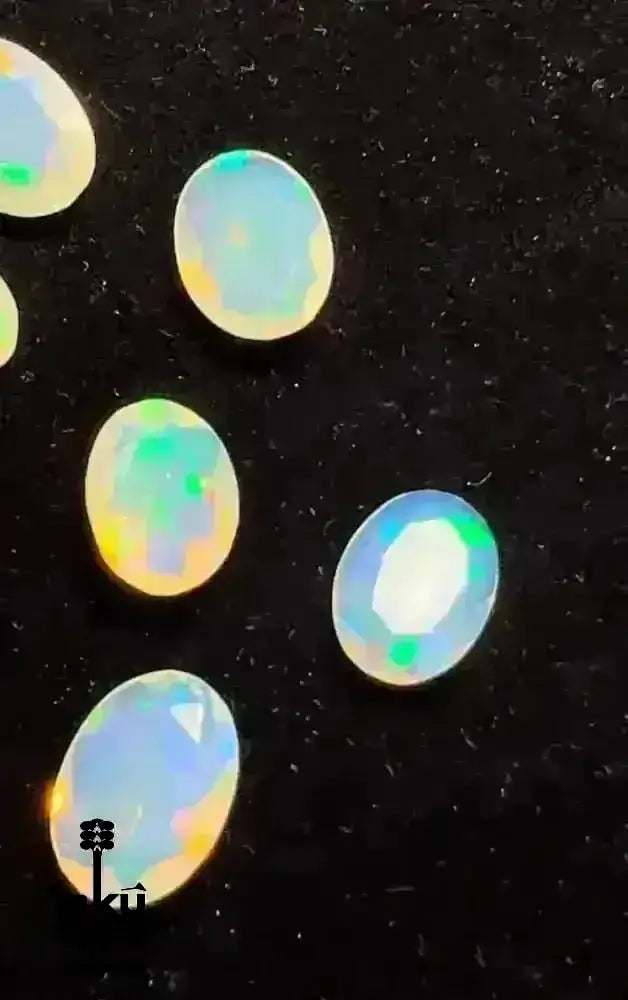 Natürlicher Weißer Opal 7 facettierte Edelsteine 7.5Ct vollfeuer Äthiopisch unbehandelt - AkueShop