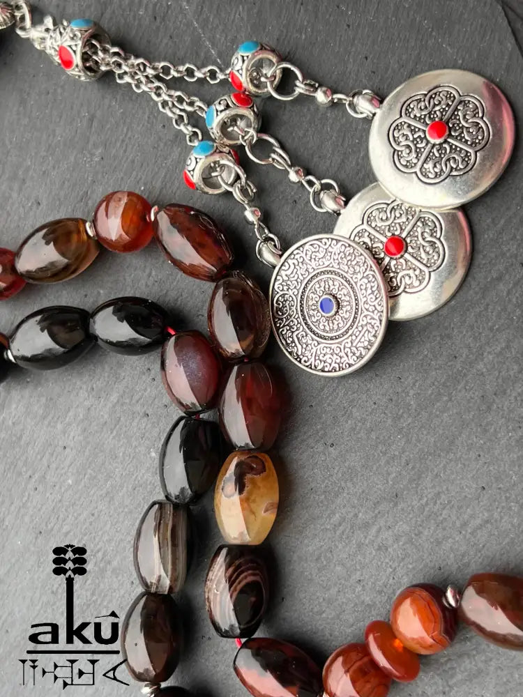 Gebetskette aus rotem Jemen-Achat mit und traditioneller Quaste – handgefertigte Qualität aus Deutschland.