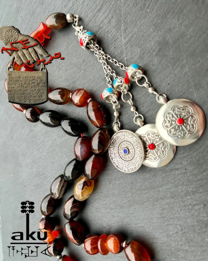 Handgefertigte Gebetskette aus rotem Jemen-Achat mit silberfarbener Quaste, spirituelle Tasbih