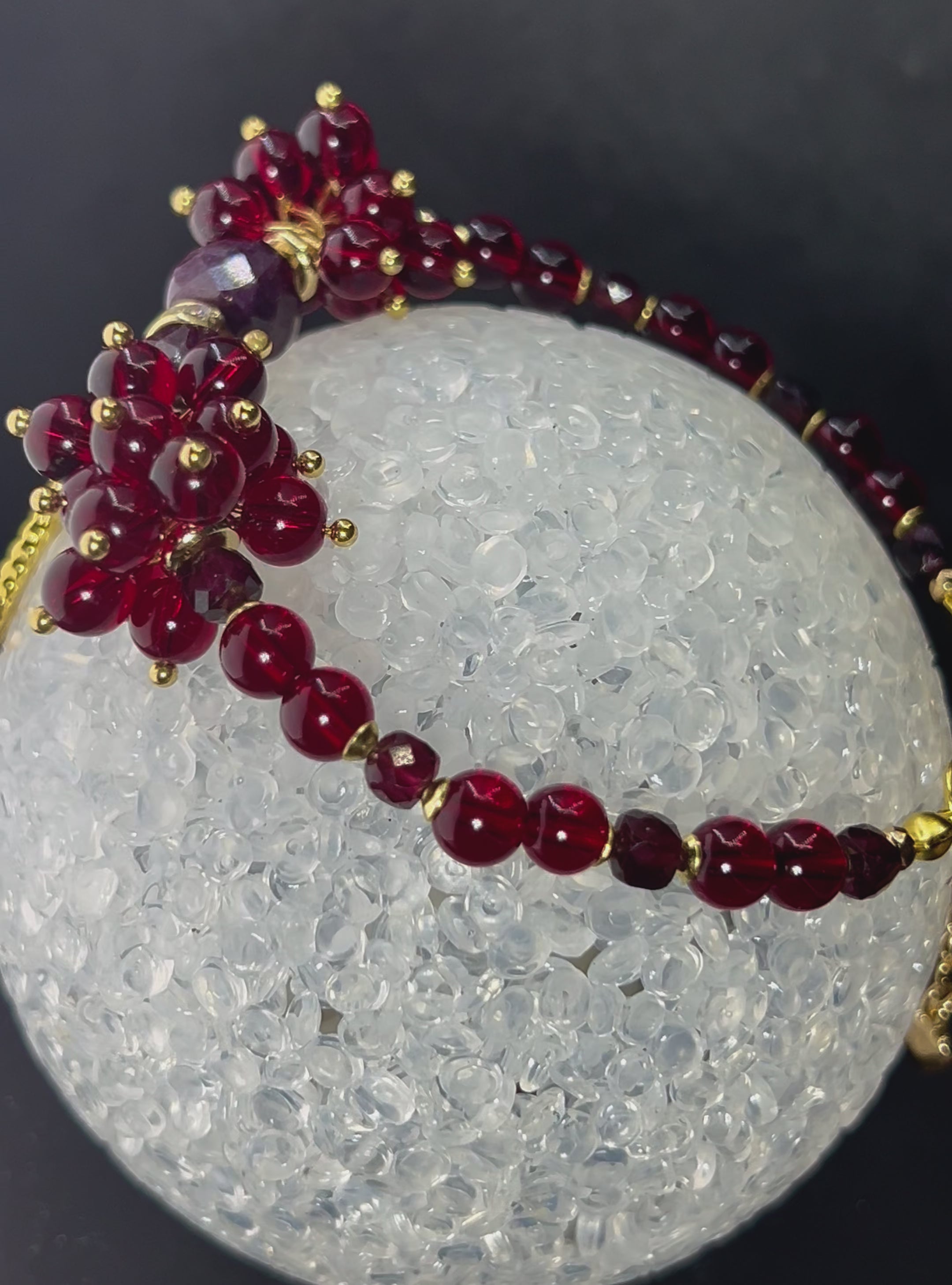 Video laden: Granat Steinbock Sternzeichen Schmuck, Geschenke für sie, AkueShop Produkte, Capricorn Januar Glückstein