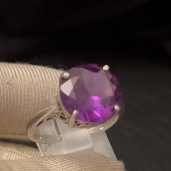 Vintage 1990s lila Saphir Ring, riesige 13.5mm Saphir Juwel, 925er Silber.