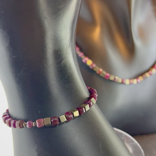 Rubin Halskette und Armband, natürliches Edelstein Schmuckset 925er Silber vergoldet, Herzchakra Meditationsenergie.