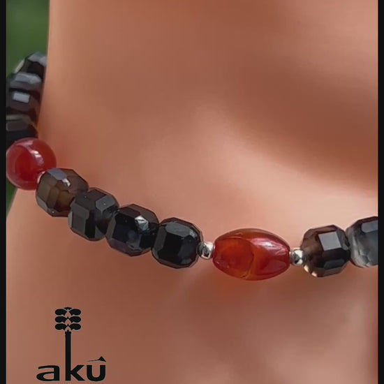 Handgefertigtes Fußkettchen mit Jemen-Achat und Sulemani Akik Natürlicher Schutzstein-Schmuck für Erdung und Lebensenergie in Silberfassung