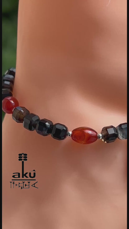 Handgefertigtes Fußkettchen mit Jemen-Achat und Sulemani Akik Natürlicher Schutzstein-Schmuck für Erdung und Lebensenergie in Silberfassung