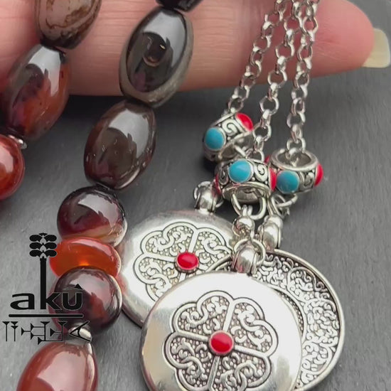 Handgefertigte Gebetskette aus rotem Jemen-Achat mit silberfarbener Quaste, 925-Silber-Zwischenteilen, spirituelle Tasbih