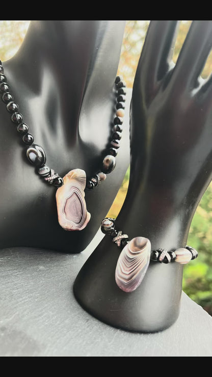 Schmuckset Sulemani Achat – Halskette und Armband mit natürlichen Rohstein-Anhängern