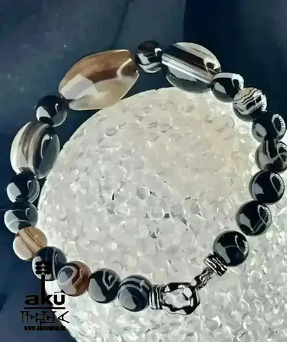 Schwarzer Sulemani Achat Glücks & Kraftstein Armband, natürliche Edelsteine, positive Wurzelchakra Meditationsenergie - AkueShop