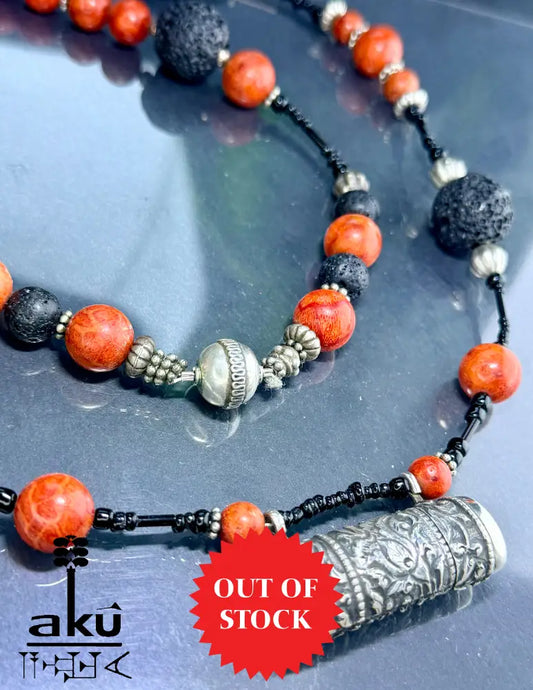 Vintage Deryia Amulettkette aus 925 Silber, Koralle & Lava