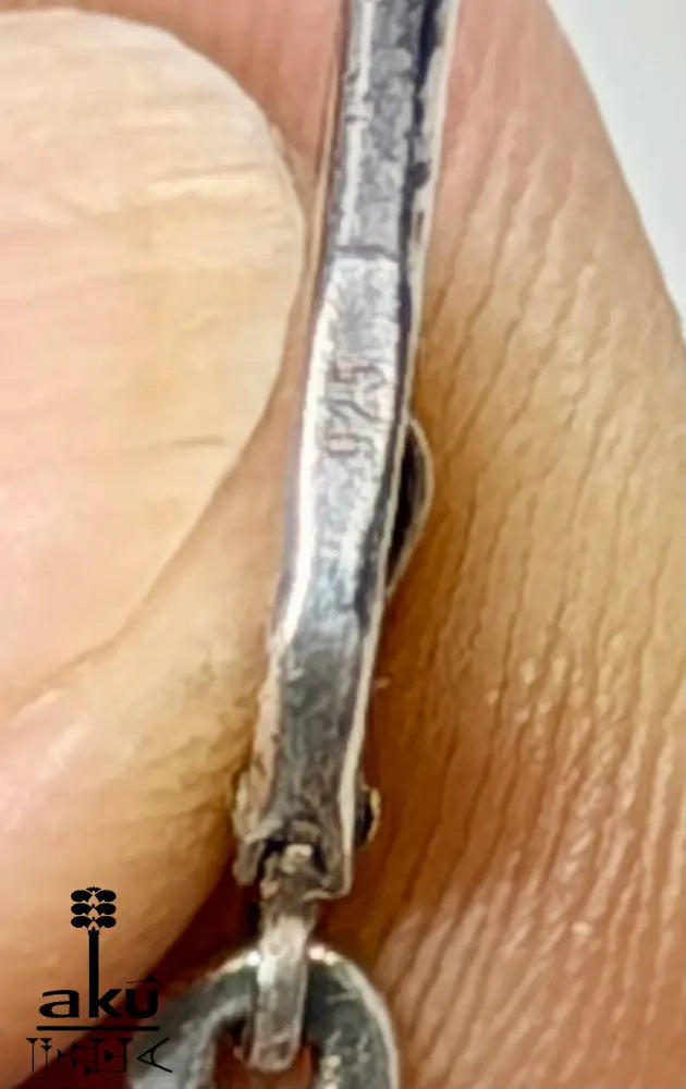 Nahaufnahme des 925-Hallmarks