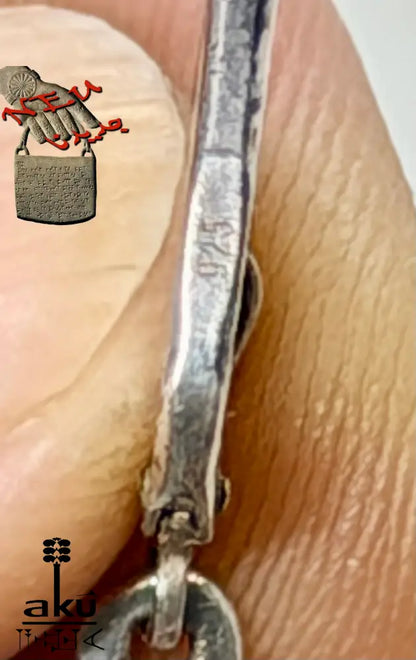 Nahaufnahme des 925-Hallmarks