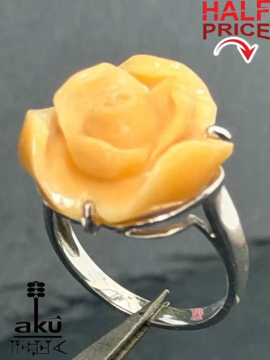 Vintage-Ring aus 925er Silber mit handgeschnitzter Rose aus Naturhorn
