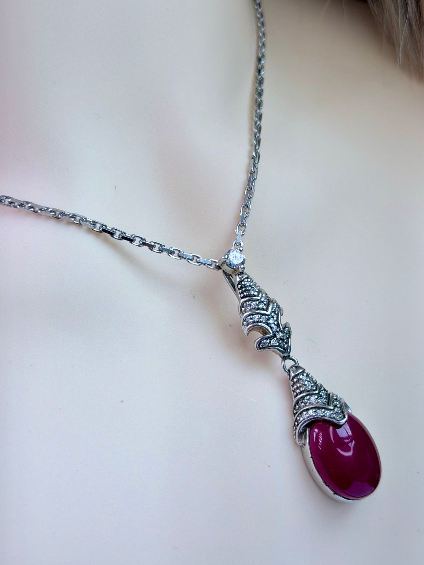 Vintage Halskette (1980er), 925 Silber, synthetischer weinroter Anhänger